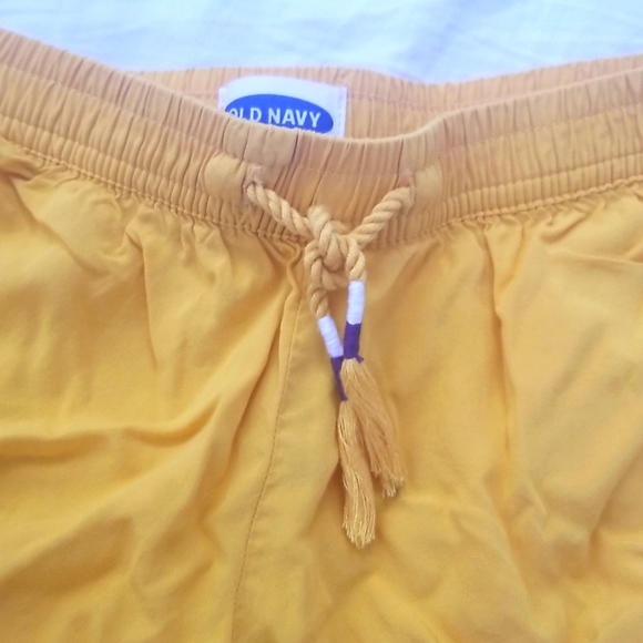 Old Navy Girls Small Yellow Shorts - Picture 2 of 4